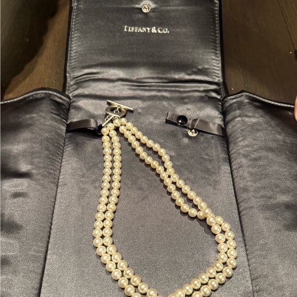 TIFFANY & CO. Double Strand Pearl Toggle Necklace with blue bag and box - Picture 7 of 8